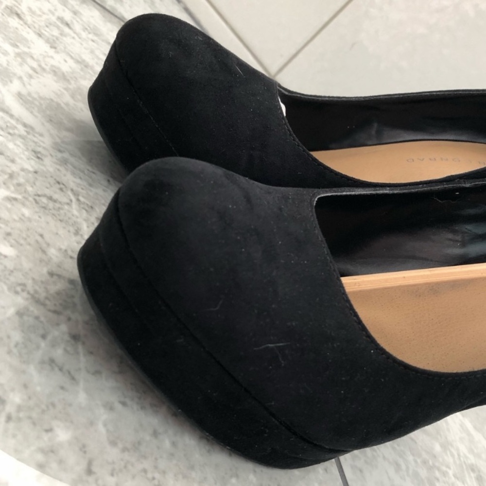 Black Suede Platform High Heel Pumps - Picture 2 of 6
